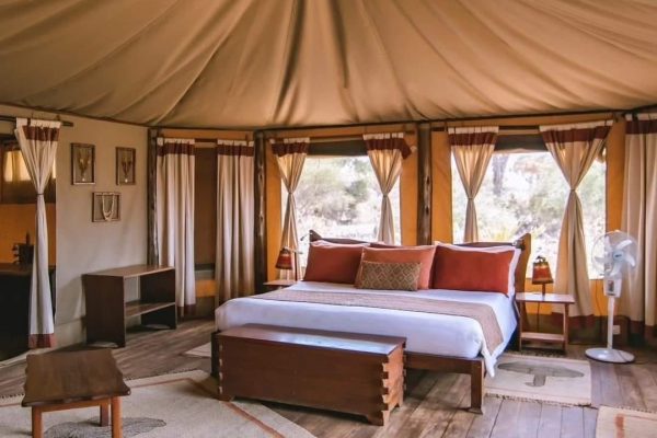 safari-tent-kenya-tour